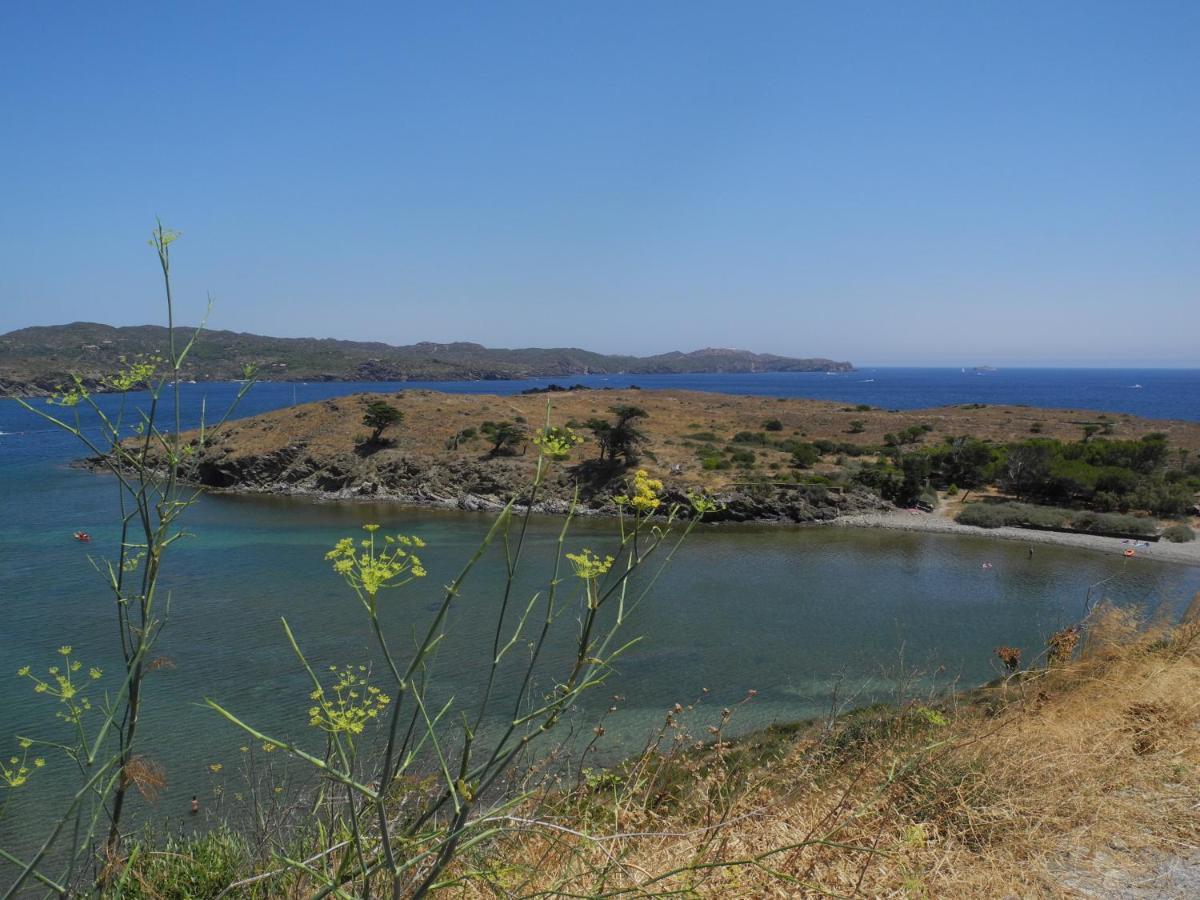 Tranquilos Estudios Cerca De La Playa Cadaques Ngoại thất bức ảnh